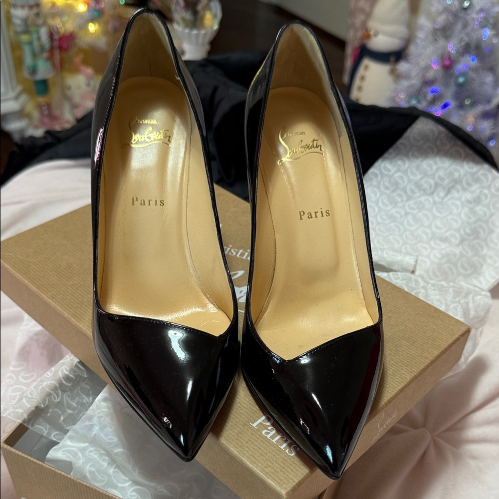 Like new  Christian Louboutin Corneille 85 Black Patent Heel size 40